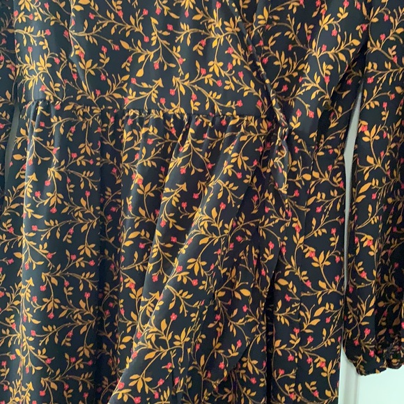Old Navy Fall Print faux wrap dress - Picture 3 of 8